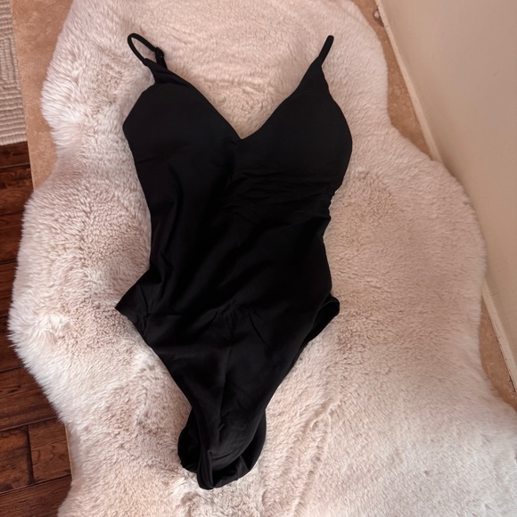 J Crew Black Lana One Piece in Classic Sculpt V Neck Spaghetti Strap Women Sz 6 - Picture 6 of 11